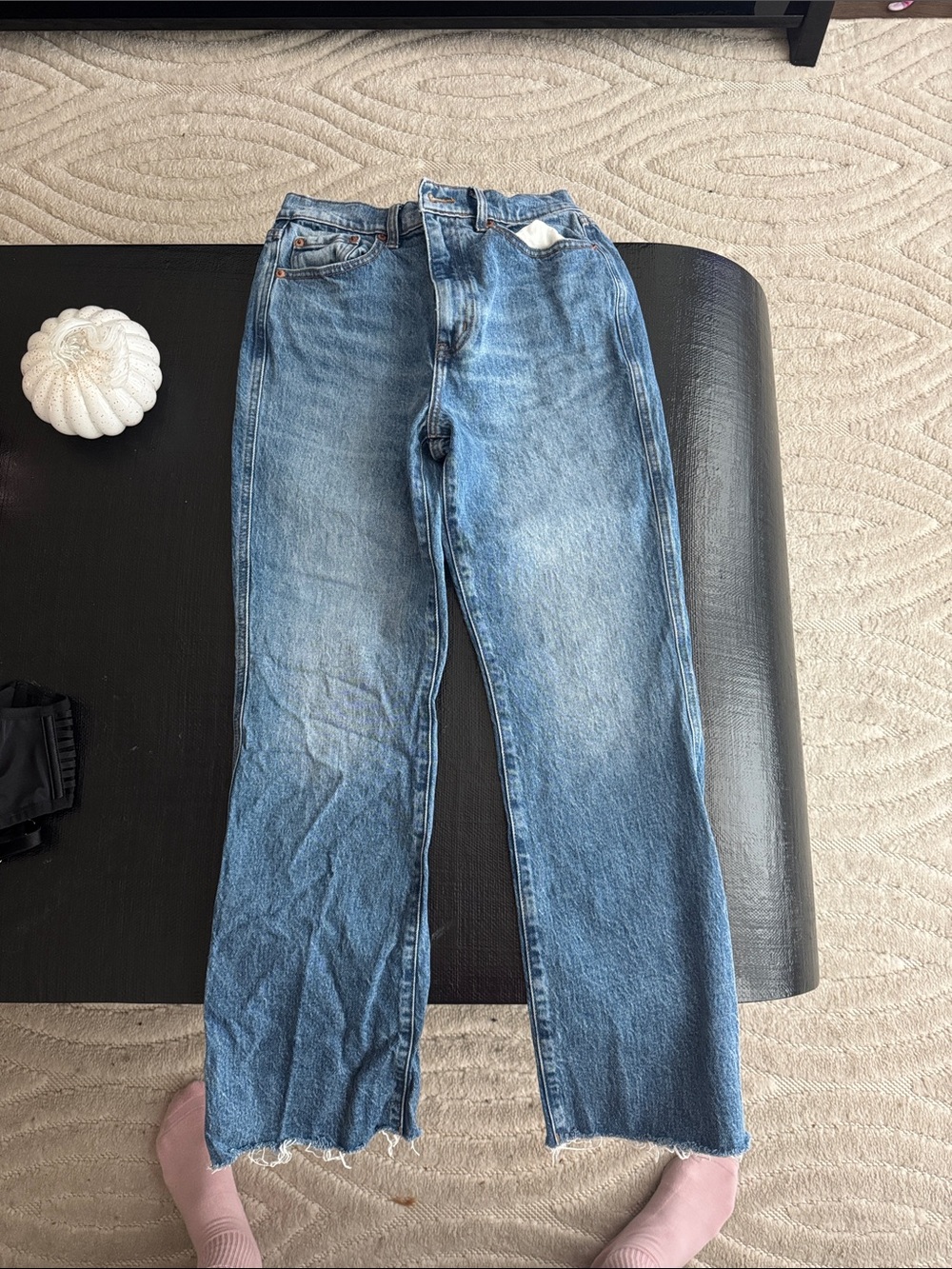 Daze High Rise Ankle Flare Jeans in color Vixen Size 26 Raw Hem
